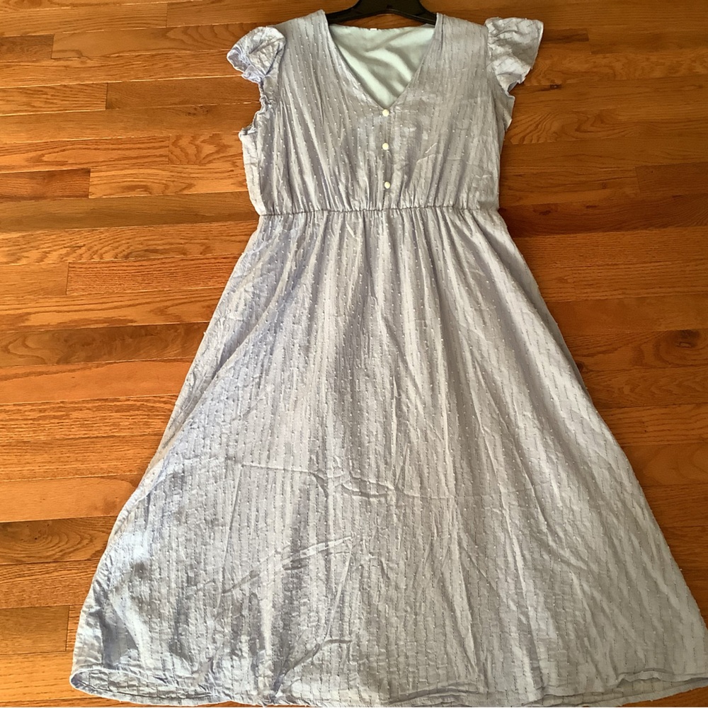 Amazon Blue Ruffled Cap Sleeves Midi Dress w/ Elastic waist sz L, seersucker.